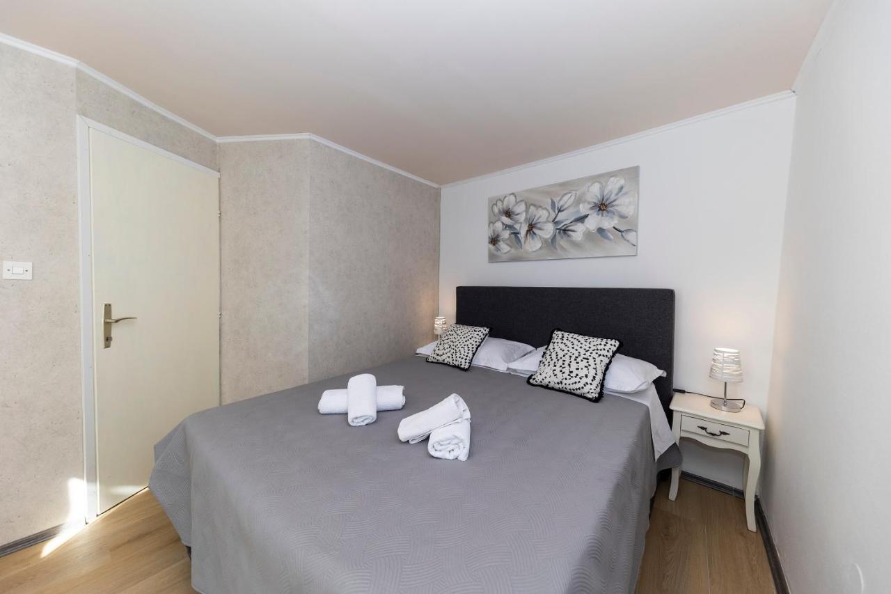 Varosino Apartman *