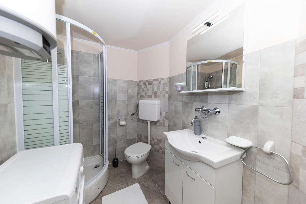 Apartment Varosino *